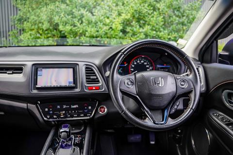 2014 Honda Vezel Hybrid Z / HR-V - Thumbnail