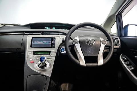 2013 Toyota Prius S Touring Hybird - Thumbnail