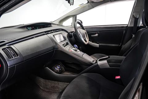 2013 Toyota Prius S Touring Hybird - Thumbnail