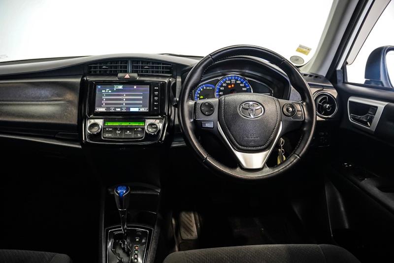 2015 Toyota Corolla Axio Hybird