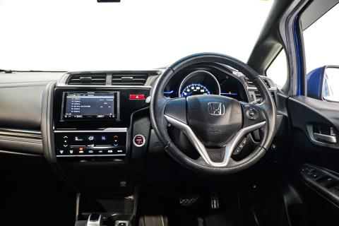 2015 Honda Fit S Hybrid / Jazz - Thumbnail