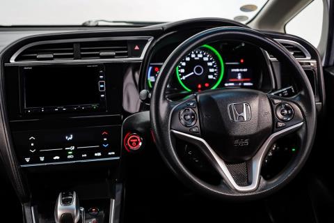 2018 Honda Shuttle Hybrid - Thumbnail