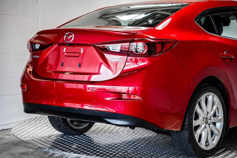 2016 Mazda Axela Hybrid / 3 Ltd