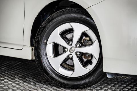 2012 Toyota Prius S Hybrid - Thumbnail