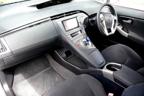 2013 Toyota Prius S Hybrid - Thumbnail