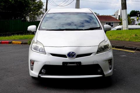 2013 Toyota Prius S Hybrid - Thumbnail