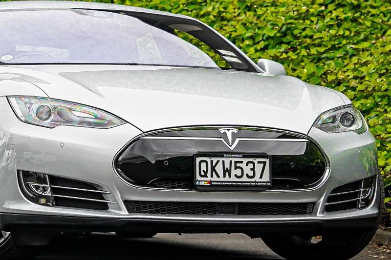 2015 Tesla Model S P85D 4WD