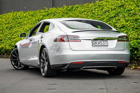 2015 Tesla Model S P85D 4WD - Thumbnail