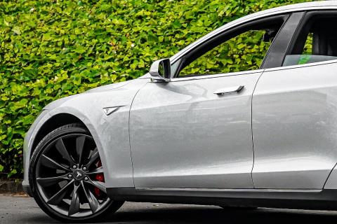 2015 Tesla Model S P85D 4WD - Thumbnail