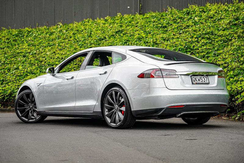 2015 Tesla Model S