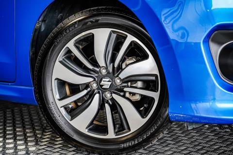 2017 Suzuki Swift Hybrid RS - Thumbnail
