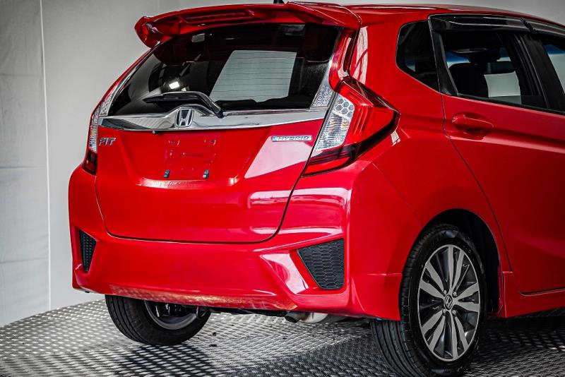 2014 Honda Fit S Hybrid / Jazz