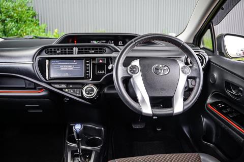 2015 Toyota Aqua X-Urban Hybrid - Thumbnail
