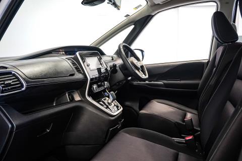 2018 Nissan Serena e-Power Hybrid - Thumbnail
