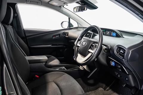 2016 Toyota Prius S Hybrid - Thumbnail