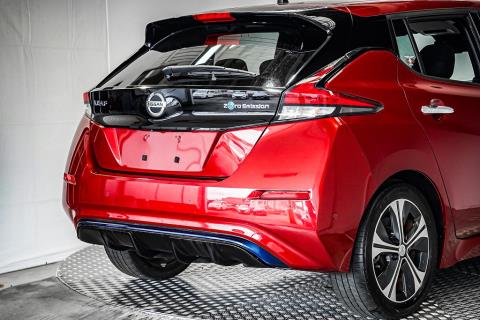 2017 Nissan Leaf 40G 89% SOH - Thumbnail