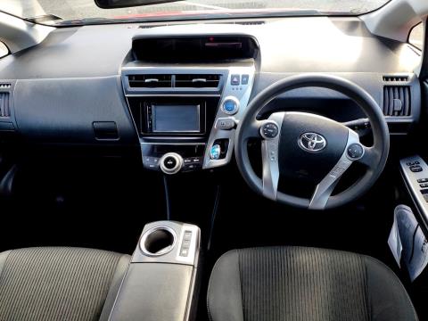 2015 Toyota Prius Alpha Hybrid - Thumbnail