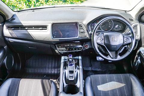 2017 Honda Vezel Z Hybrid / HR-V - Thumbnail