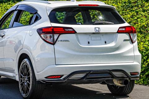 2017 Honda Vezel Z Hybrid / HR-V - Thumbnail