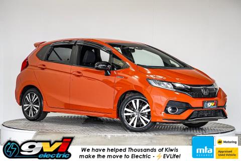 2017 Honda Fit Hybrid S / Jazz RS