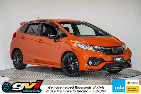 2017 Honda Fit Hybrid S / Jazz RS