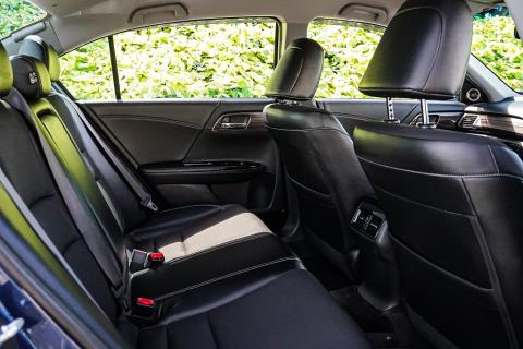 2016 Honda Accord Hybrid EX - Thumbnail
