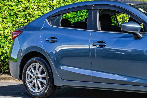2013 Mazda Axela Hybrid S - Thumbnail