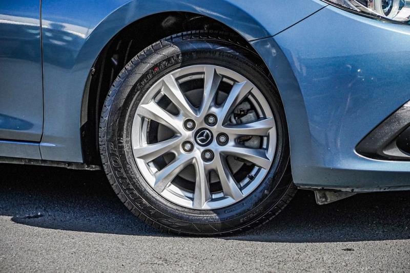 2013 Mazda Axela Hybrid S