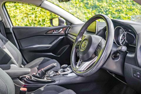 2013 Mazda Axela Hybrid S - Thumbnail