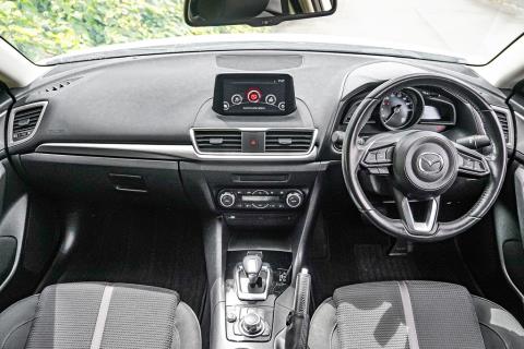 2017 Mazda Axela Hybrid - Thumbnail