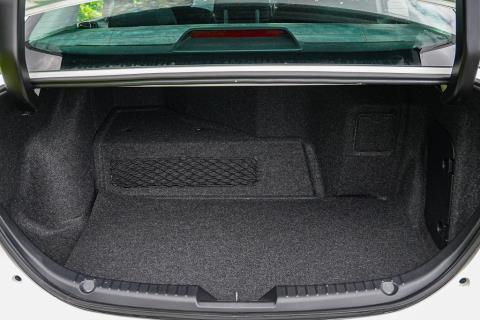 2017 Mazda Axela Hybrid - Thumbnail