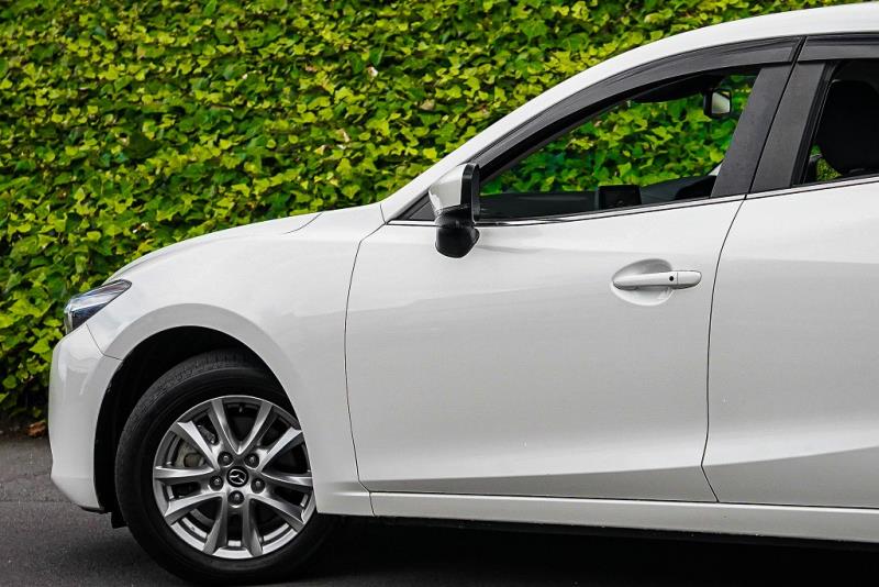 2017 Mazda Axela Hybrid