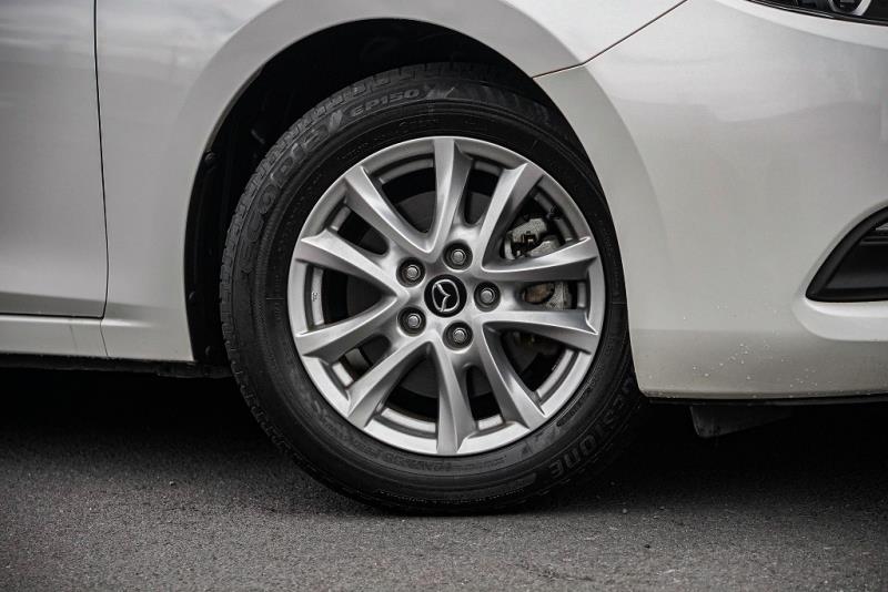 2017 Mazda Axela Hybrid