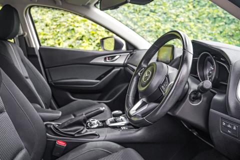 2017 Mazda Axela Hybrid - Thumbnail