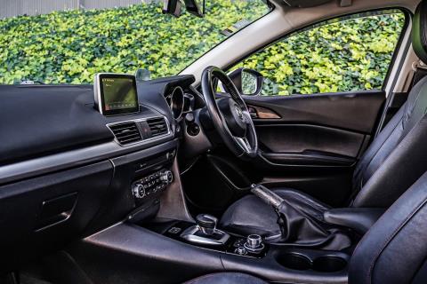 2014 Mazda Axela Hybrid L Package - Thumbnail