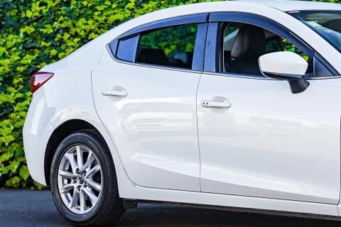 2014 Mazda Axela Hybrid L Package - Thumbnail