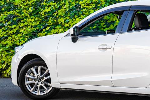 2014 Mazda Axela Hybrid L Package - Thumbnail