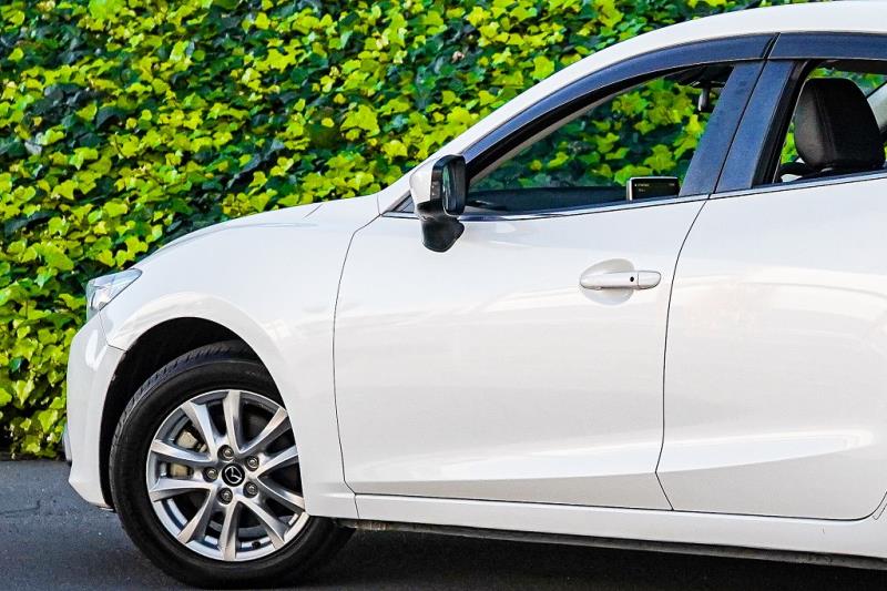 2014 Mazda Axela Hybrid L Package