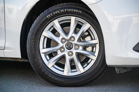 2014 Mazda Axela Hybrid L Package - Thumbnail