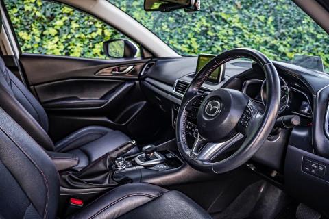 2014 Mazda Axela Hybrid L Package - Thumbnail