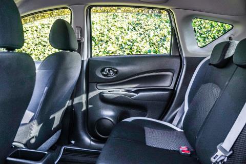 2017 Nissan Note e-Power X - Thumbnail