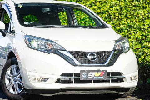 2017 Nissan Note e-Power X - Thumbnail