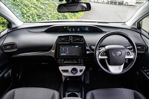 2016 Toyota Prius S 4th Gen - Thumbnail