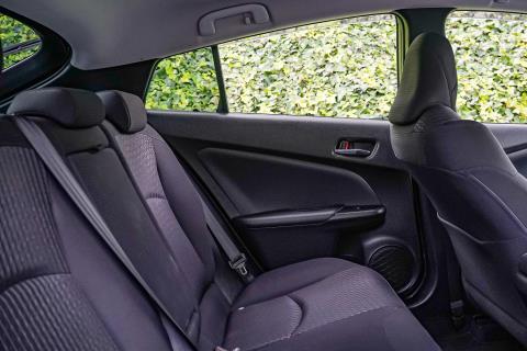 2016 Toyota Prius S 4th Gen - Thumbnail