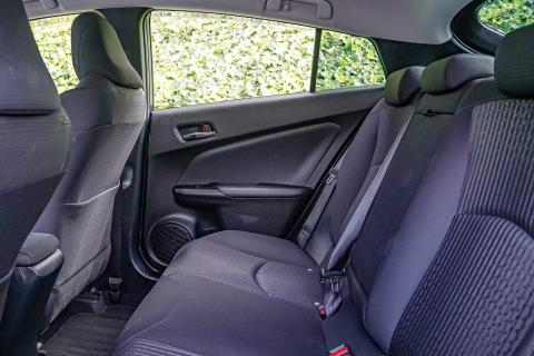 2016 Toyota Prius S 4th Gen - Thumbnail