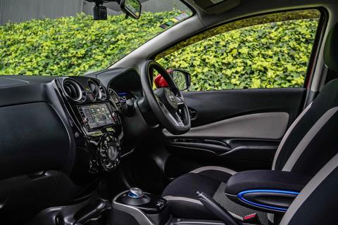 2019 Nissan Note e-Power X - Thumbnail