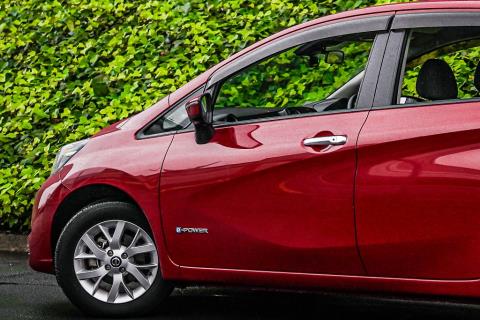 2019 Nissan Note e-Power X - Thumbnail