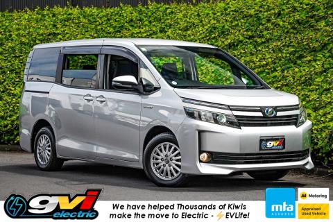 2014 Toyota Voxy Hybrid X / Noah