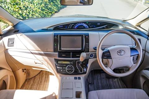 2014 Toyota Estima Hybrid - Thumbnail