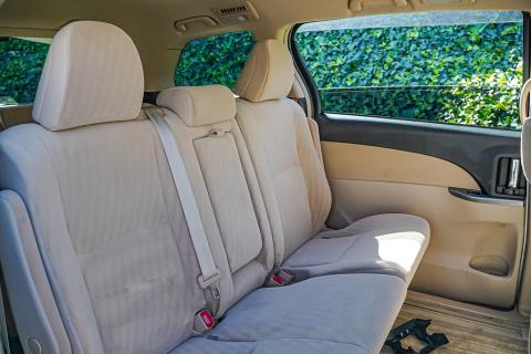2014 Toyota Estima Hybrid - Thumbnail